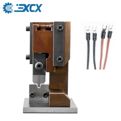 Aplicator de terminale libere pentru echipamente de fabricație a cablurilor cu cabluri de cablu